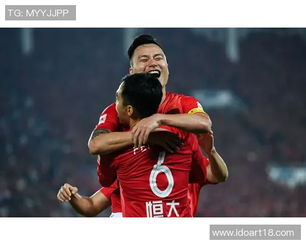 恒大队与上港队激战正酣谁将赢得中超巅峰对决的荣耀与未来